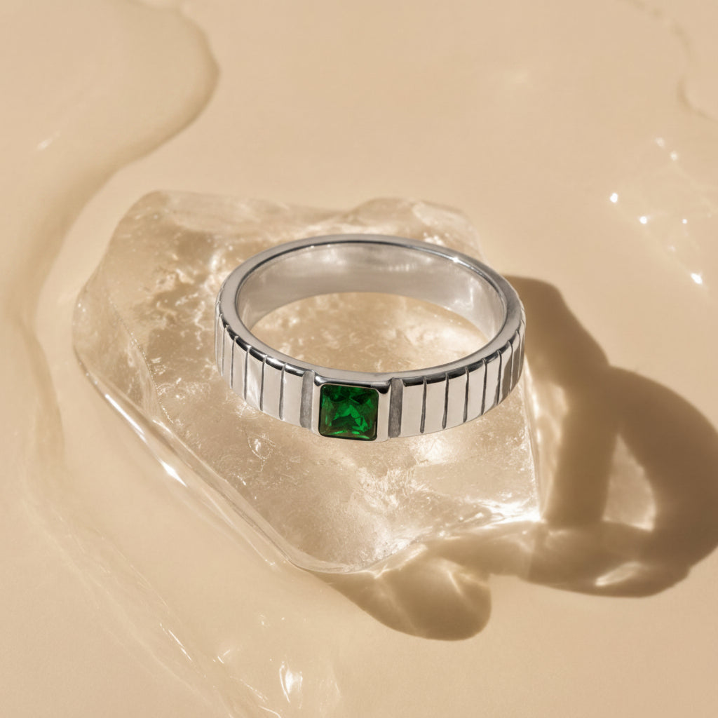 Émeraude Royale Ring